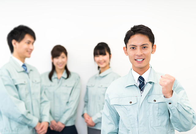 ガッツポーズする人
